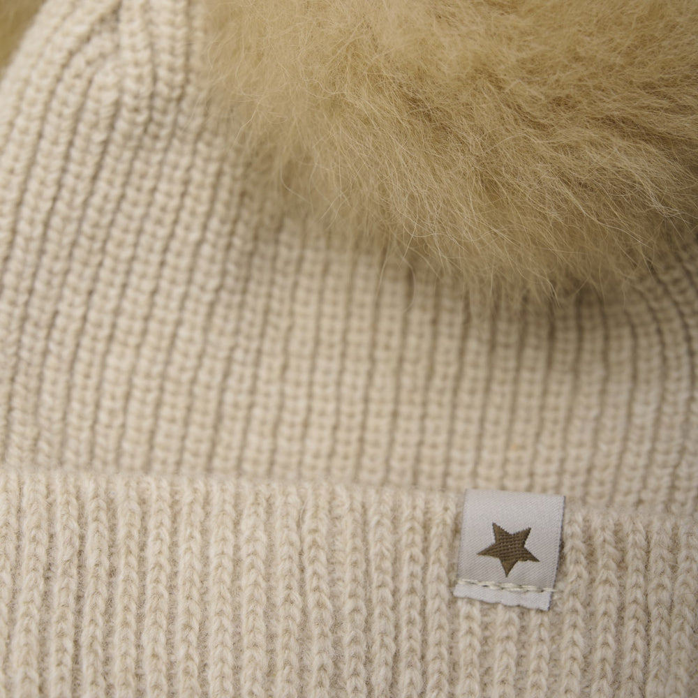 Køb Huttelihut Sand Melange Hue Strik Alpaca Pompoms