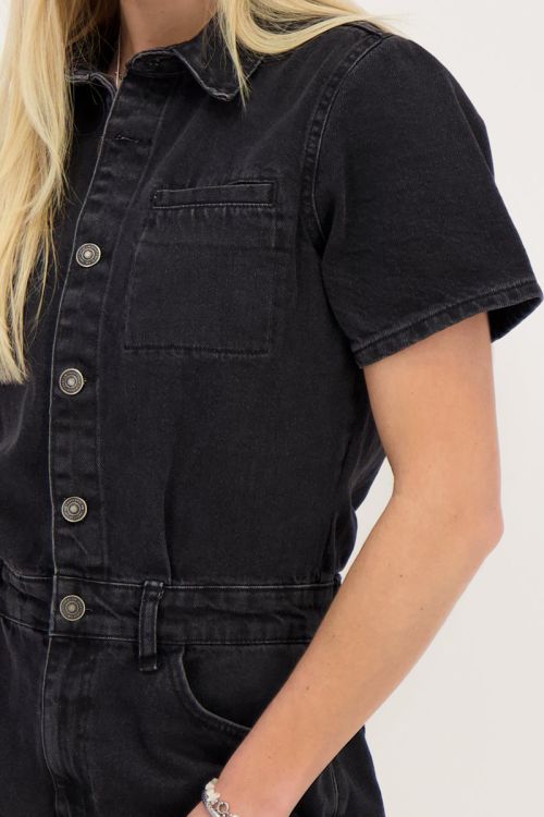 Zwarte denim playsuit met borstzak