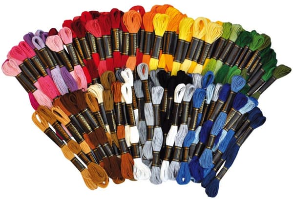 Broderigarn ulike farger 100 % bomull 8 m 100-pakk Playbox