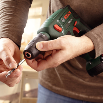 Bosch 18V boorhamer met extra boorkop en 8-delige accessoireset (Incl. 2 accu's 2.5Ah + lader)