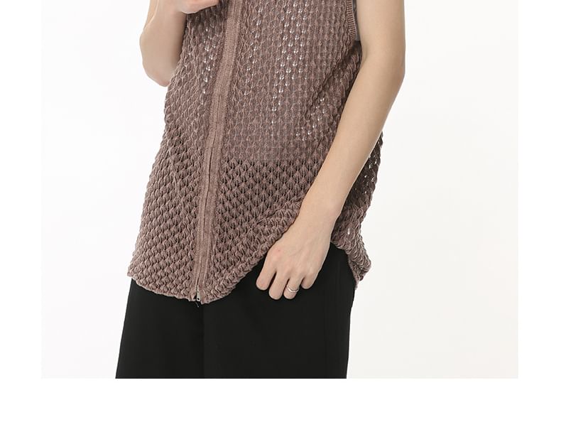 FAERIS - V-hals geperforeerd vest met rits