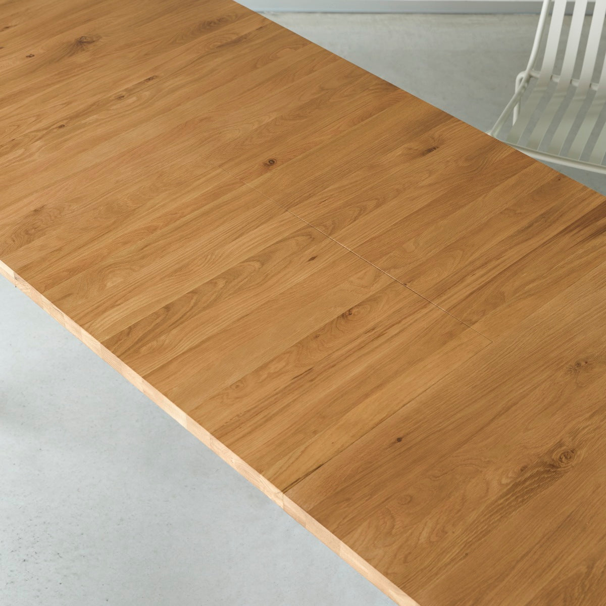Tikamoon - Uitschuifbare tafel in massief eikenhout 270x95 Maia