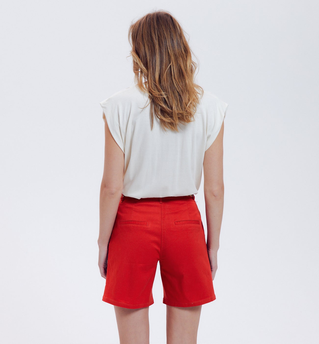 Short à pinces + ceinture - Rouge