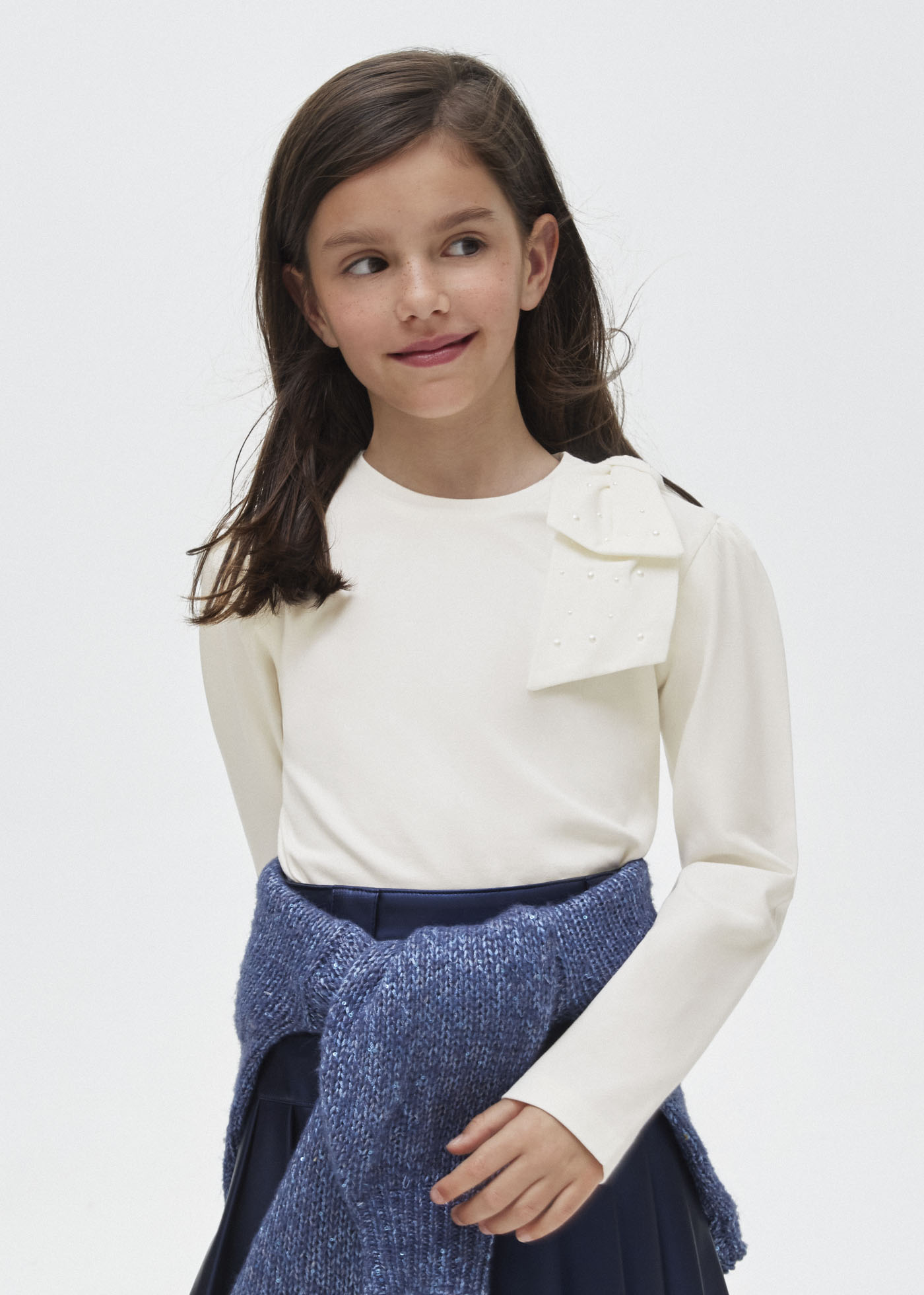Camiseta infantil Better Cotton com laço