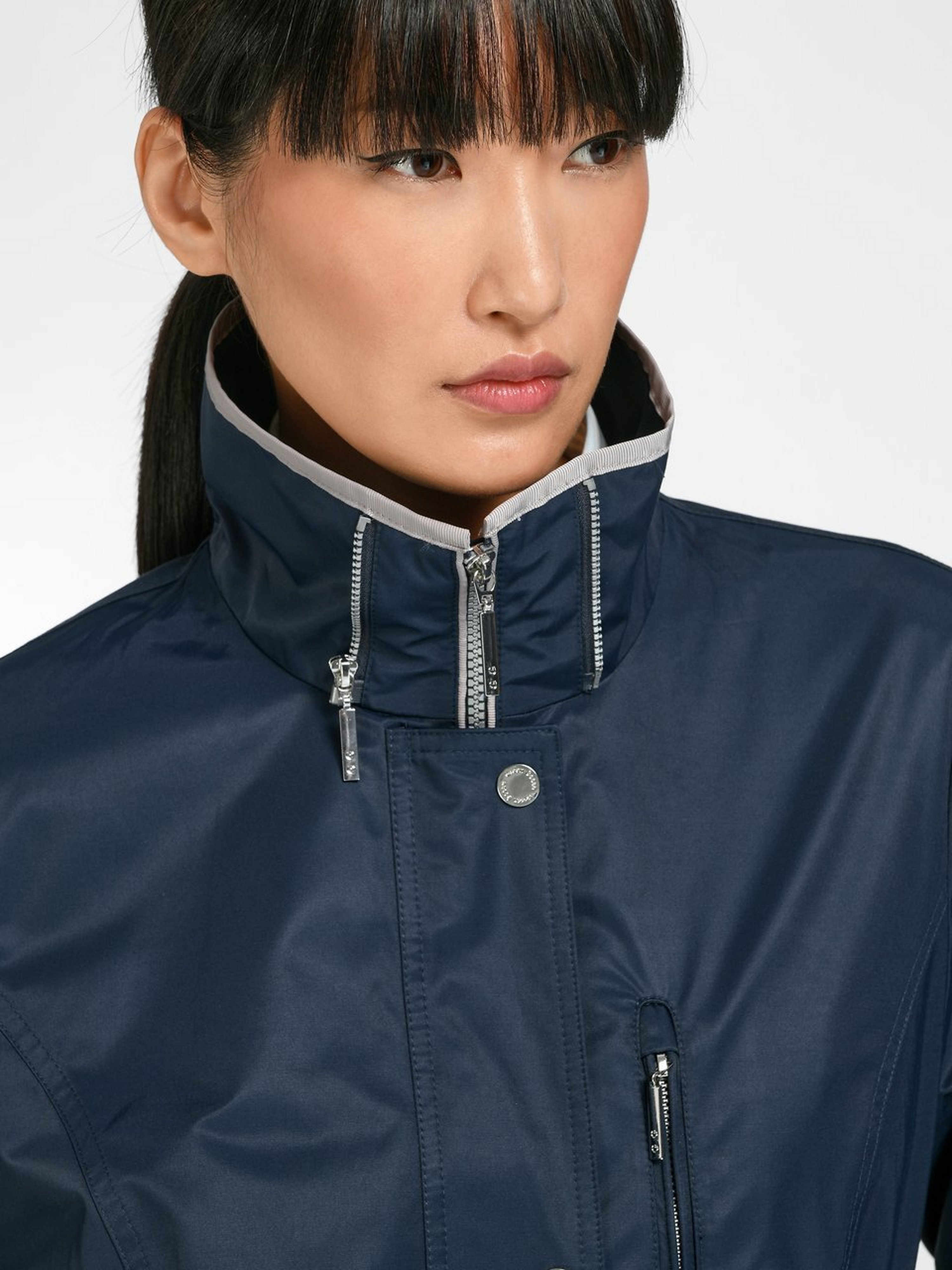Wind- und wasserabweisende Jacke