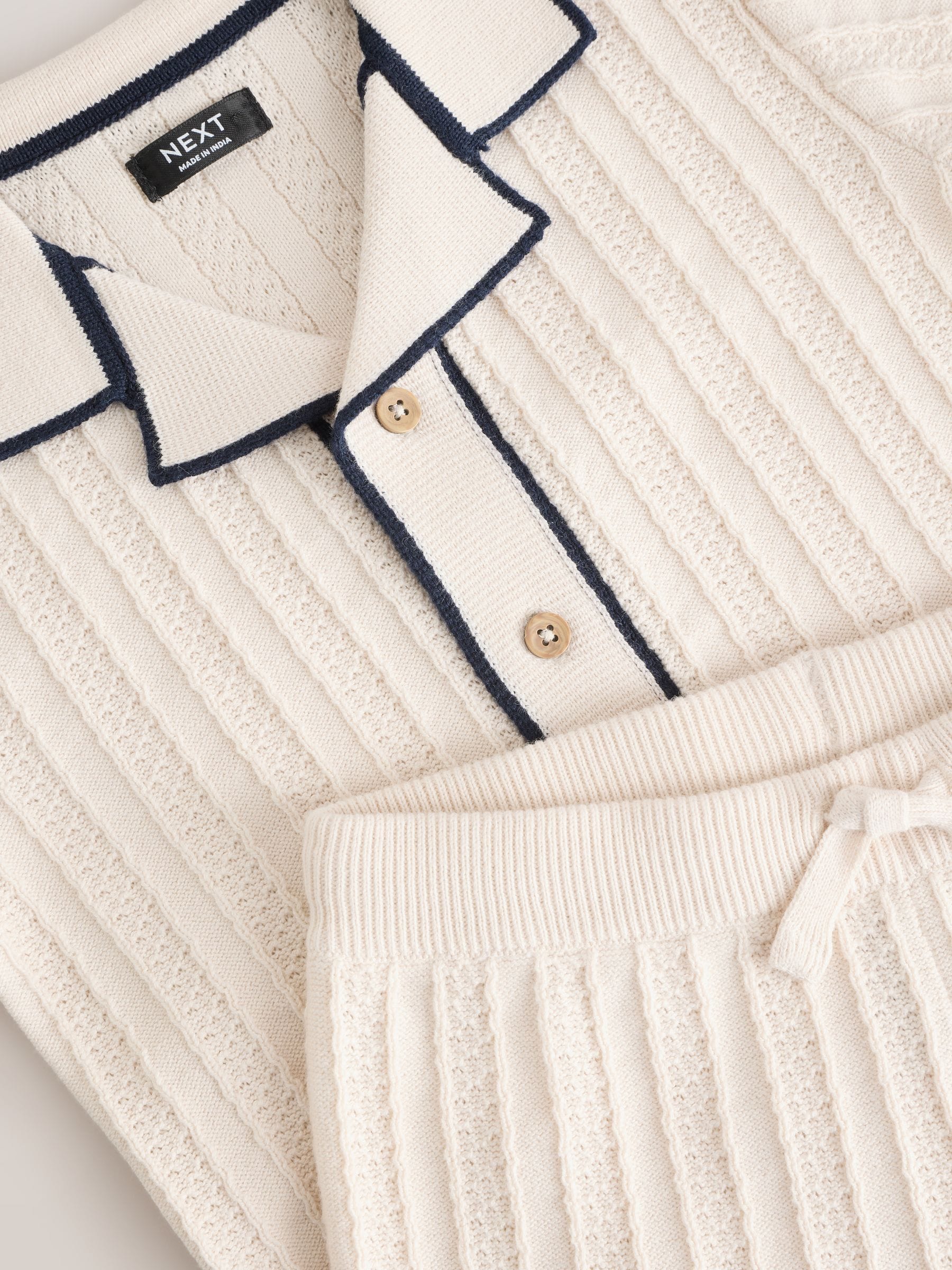 Ecru - Set met gebreid poloshirt met knoopsluiting en short (3mnd-10jr)