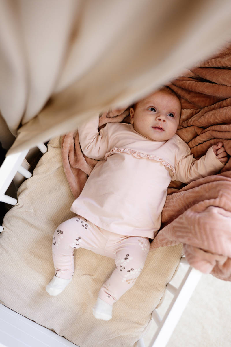 Quapi baby regular fit legging FLORA met all over print lichtroze/ecru/bruin