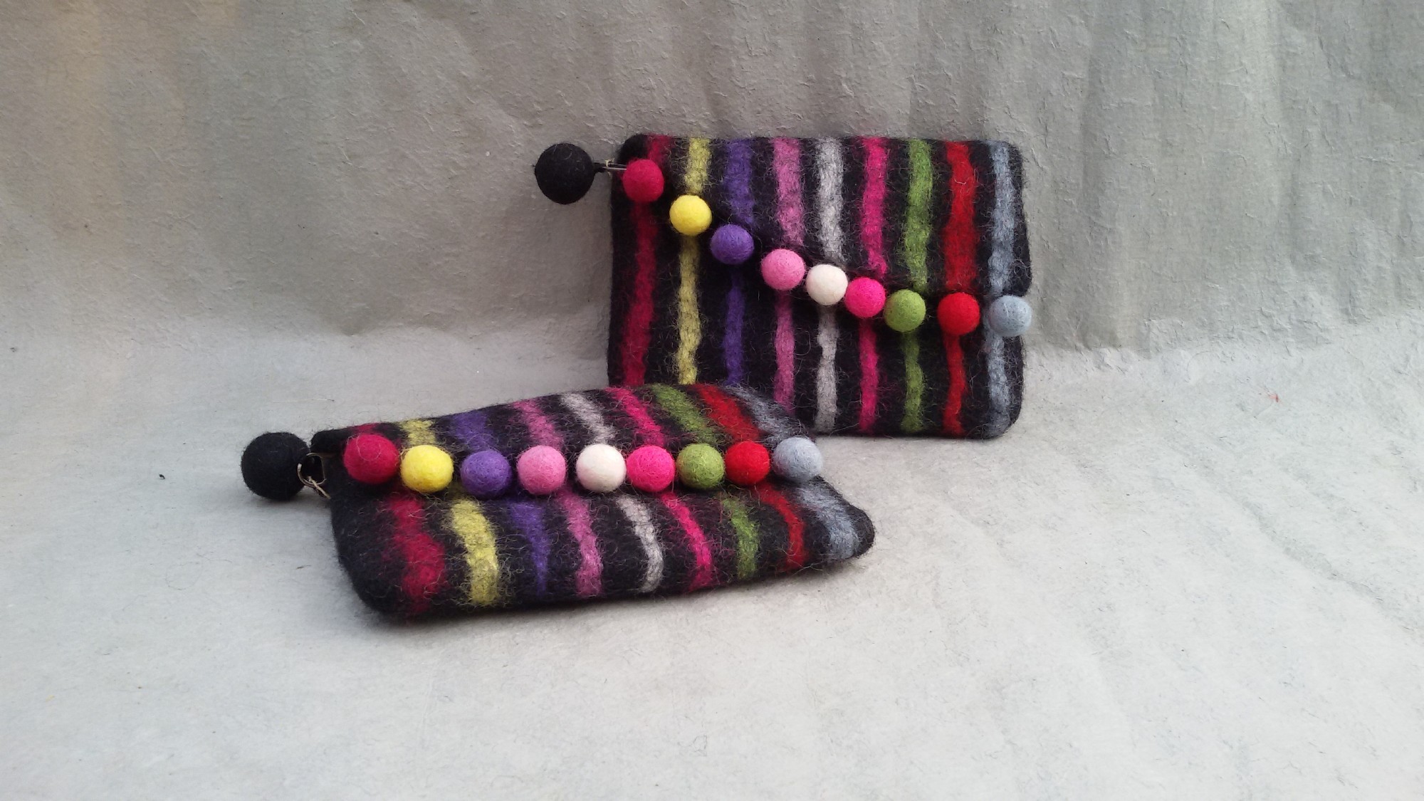Filz-Etui mit Klappe schwarz-bunt, B 16 cm, H 10 cm günstig bestellen