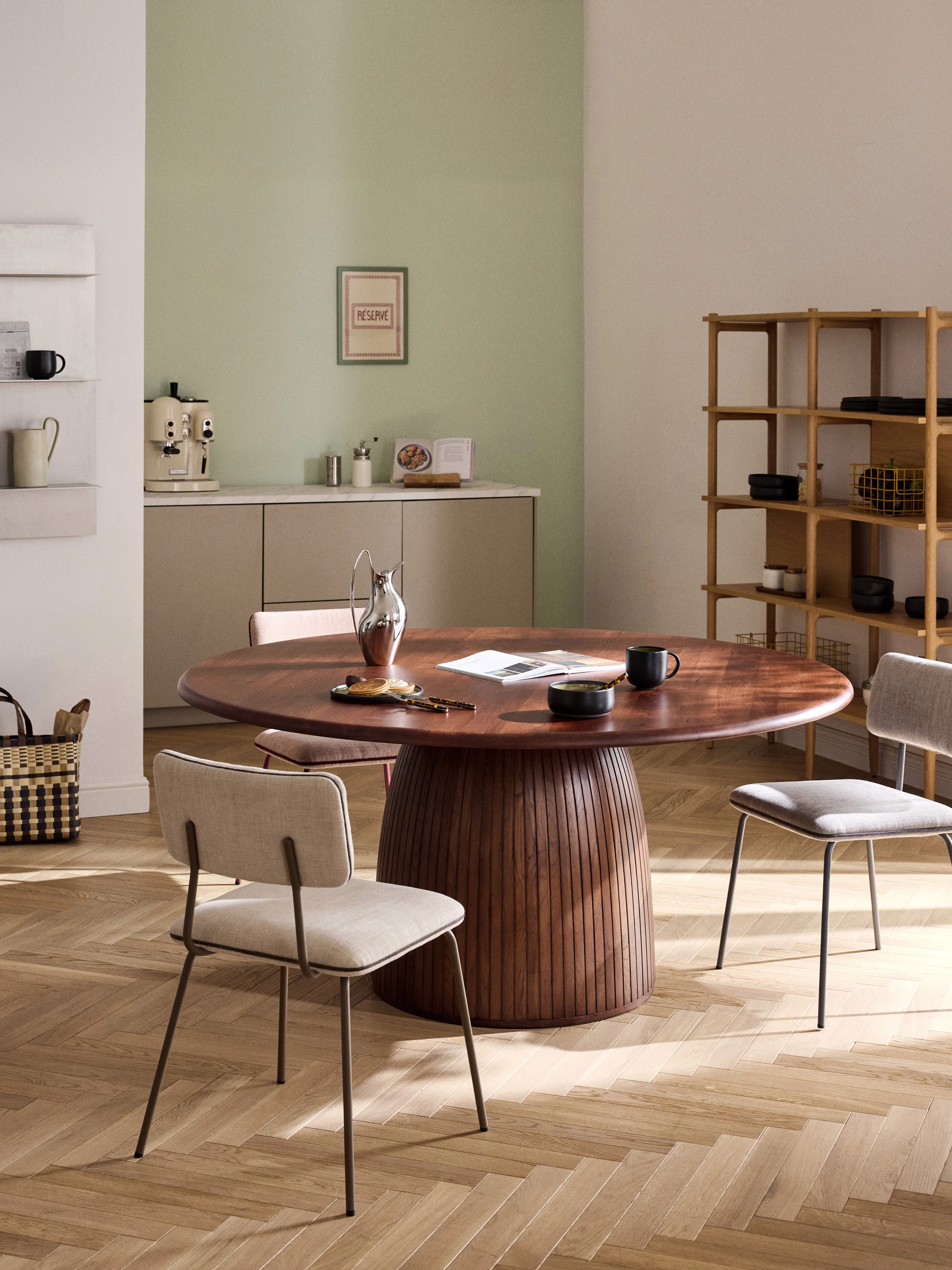 Ronde eettafel Nelly met groefstructuur, in verschillende formaten