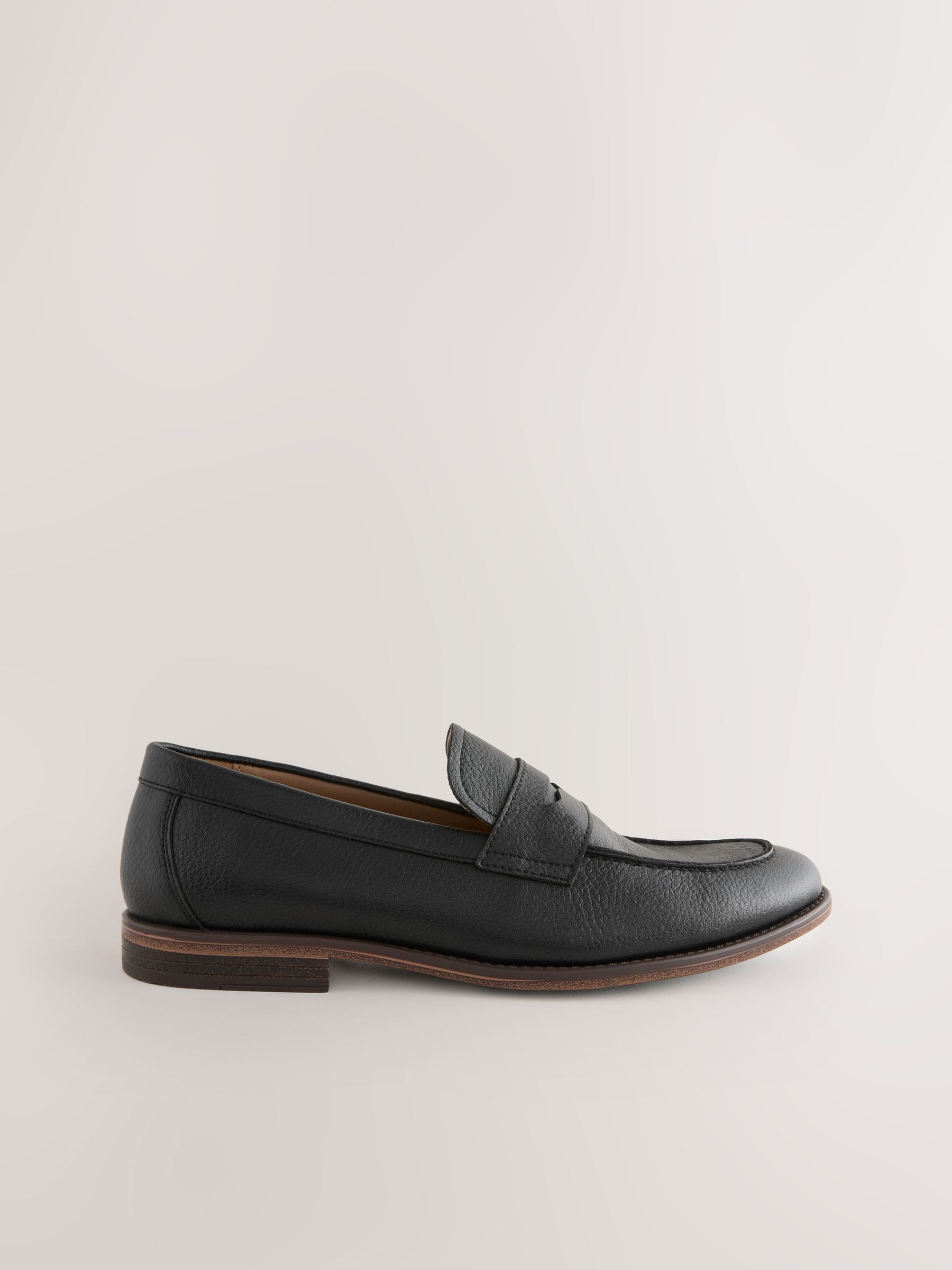 Zwart - Wijde pasvorm - Loafers van zadelleer