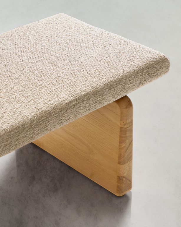 Kave Home Topaz bankje licht essenhout, beige chenille