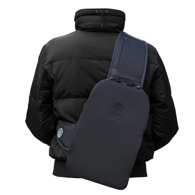 Snugbud Classic zwarte rugzak met warmte kruik