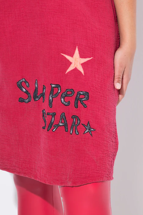 Musselin-Kleid, oversized, Sterne, Kapuze, samtrot