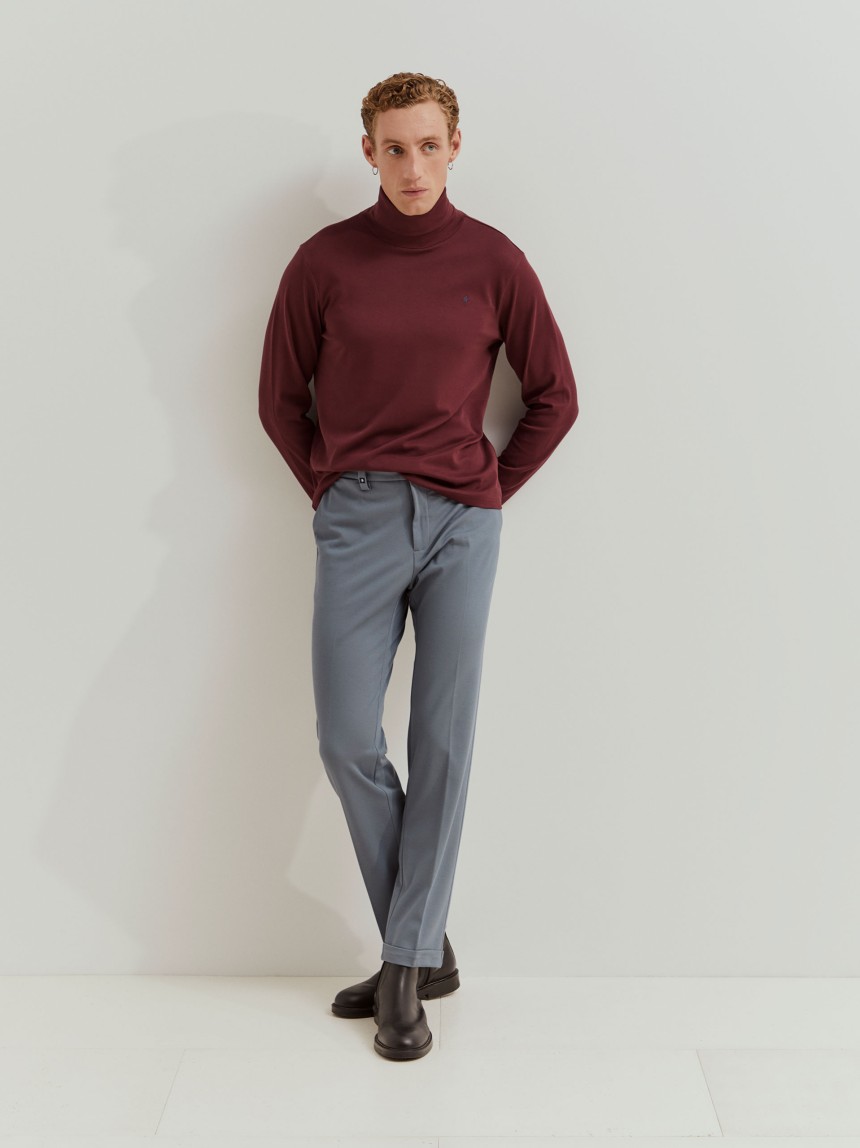 Camisola básica de gola alta em algodão