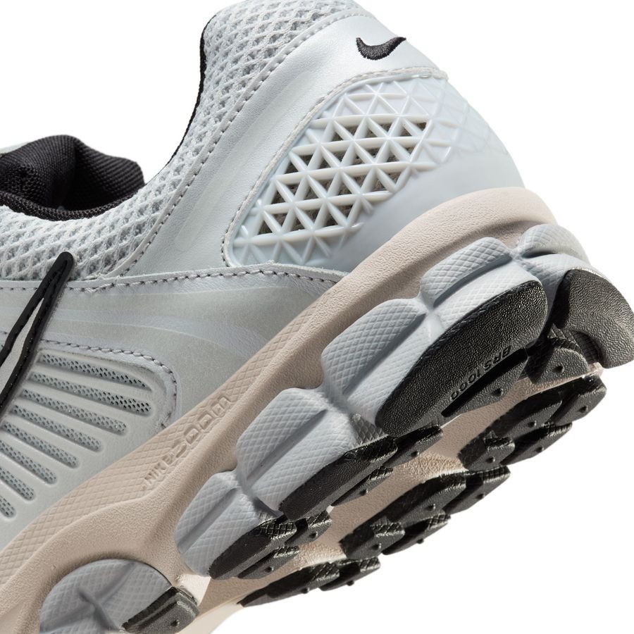 Nike Chaussures de Running Zoom Vomero 5 - Gris/Chrome Femme
