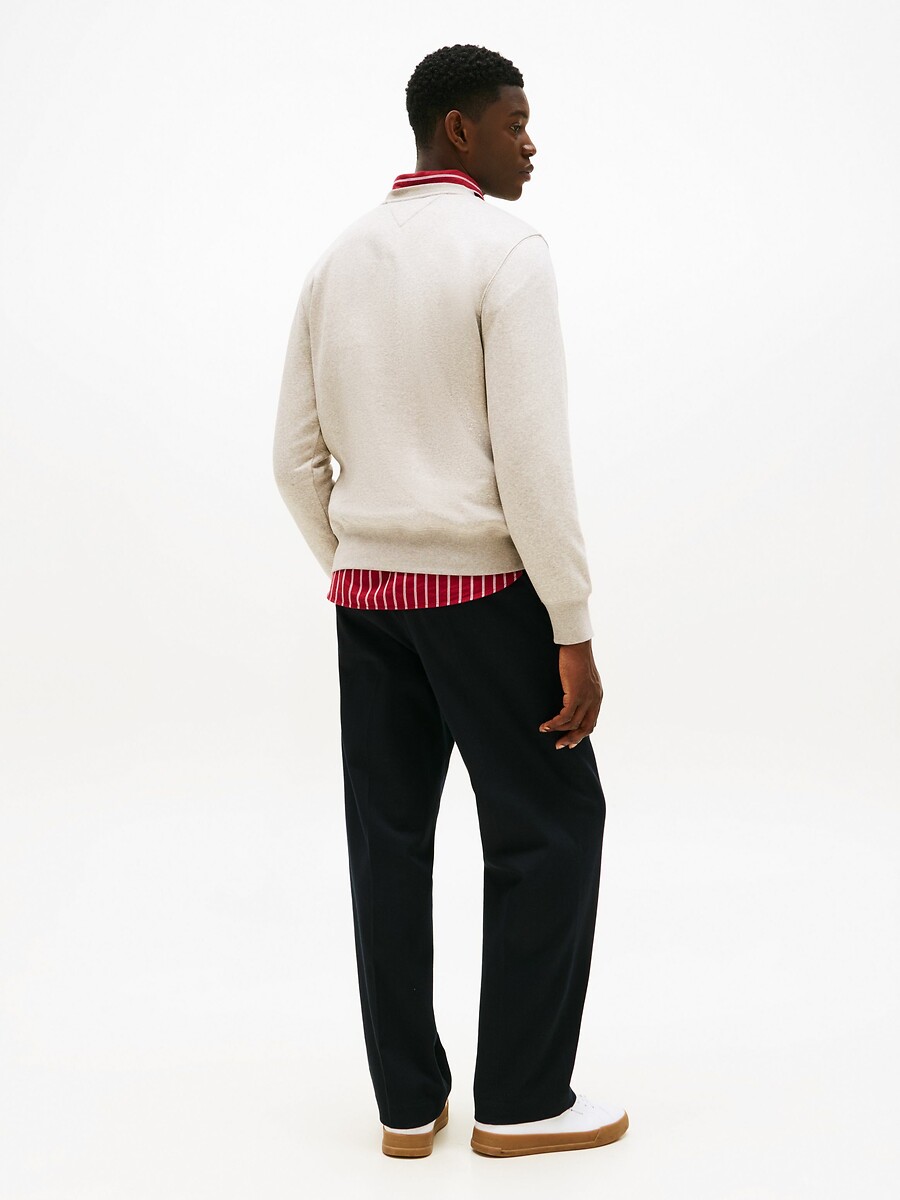 Suéter TOMMY HILFIGER com gola redonda e estampa na frente.