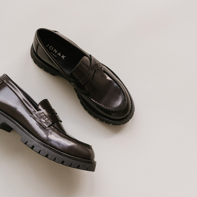 Mocassins à semelles crantées  en cuir glacé marron