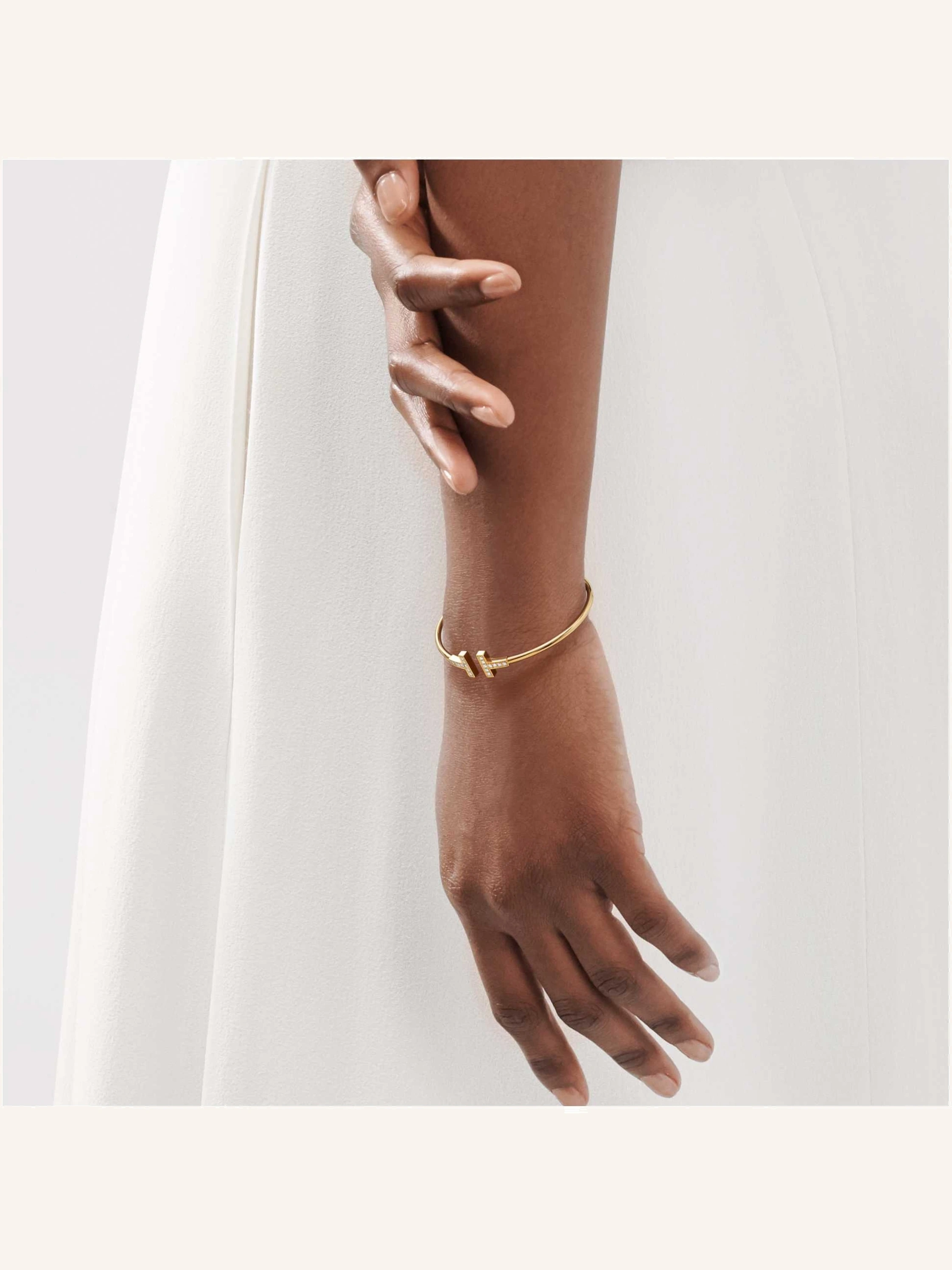 TIFFANY & Co. Tiffany T Wire ARMREIF aus 18 Karat Gold mit Diamanten