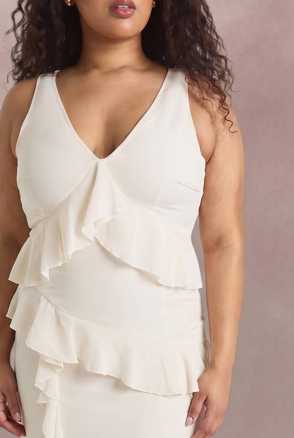 boohoo Robe Maxi Grande Taille À Volant Asymétrique À La Taille