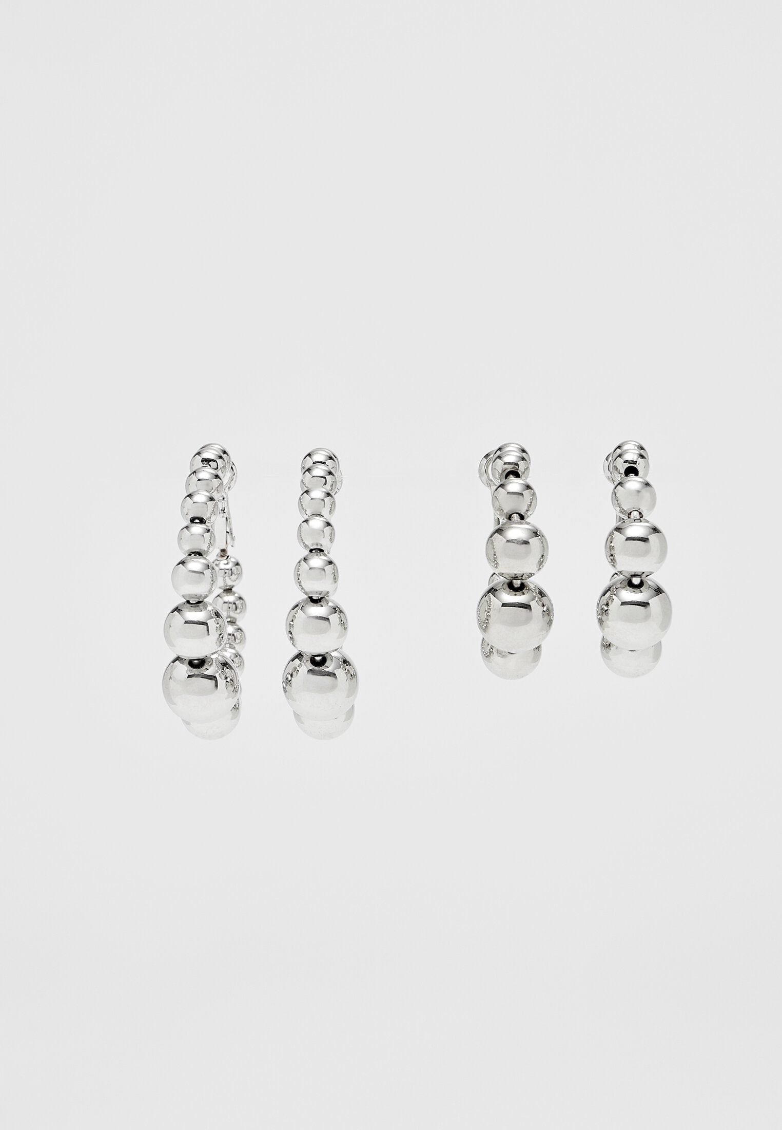 Conjunto de 2 pares de brincos de argola com miçangas