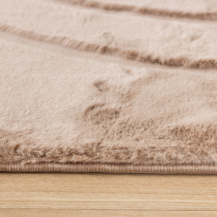 Zacht hoogpolig vloerkleed - Carvy Curves Taupe