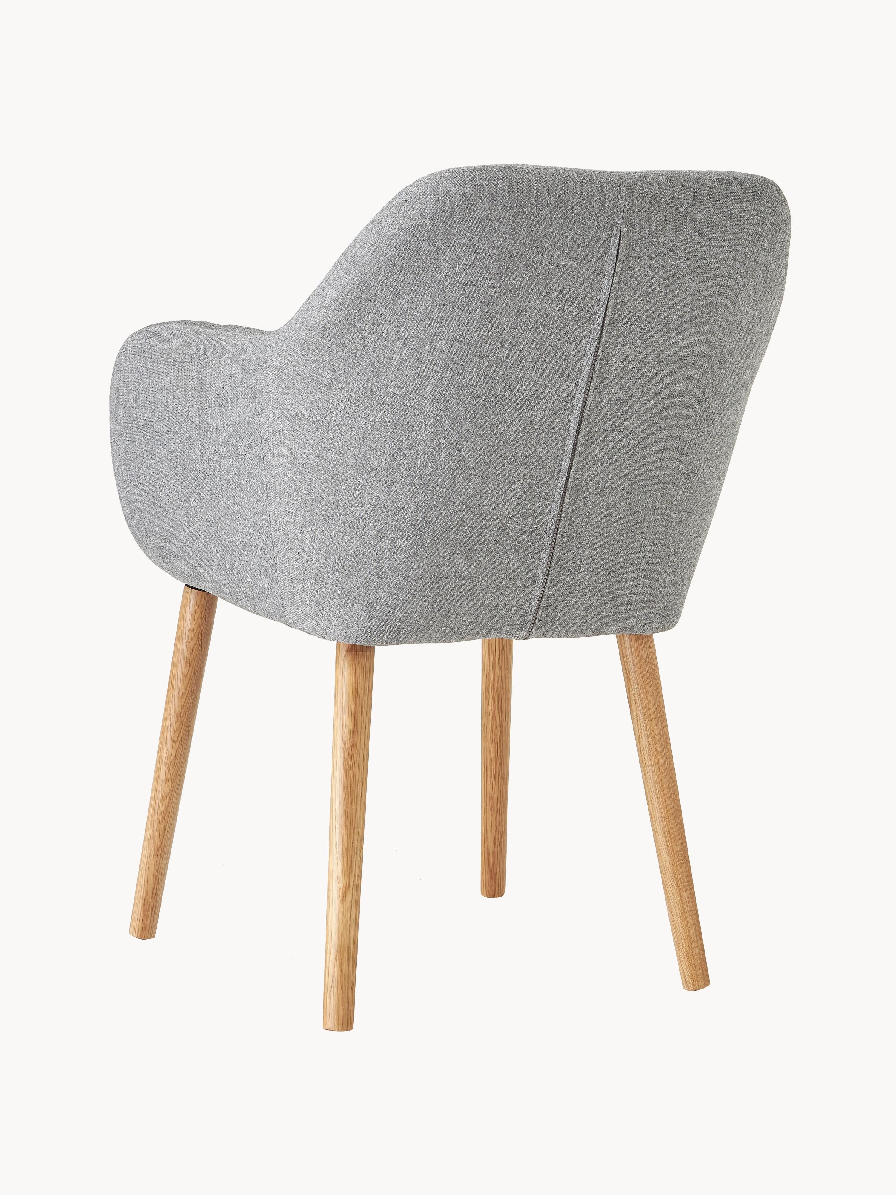 Armstoel Emilia met houten poten