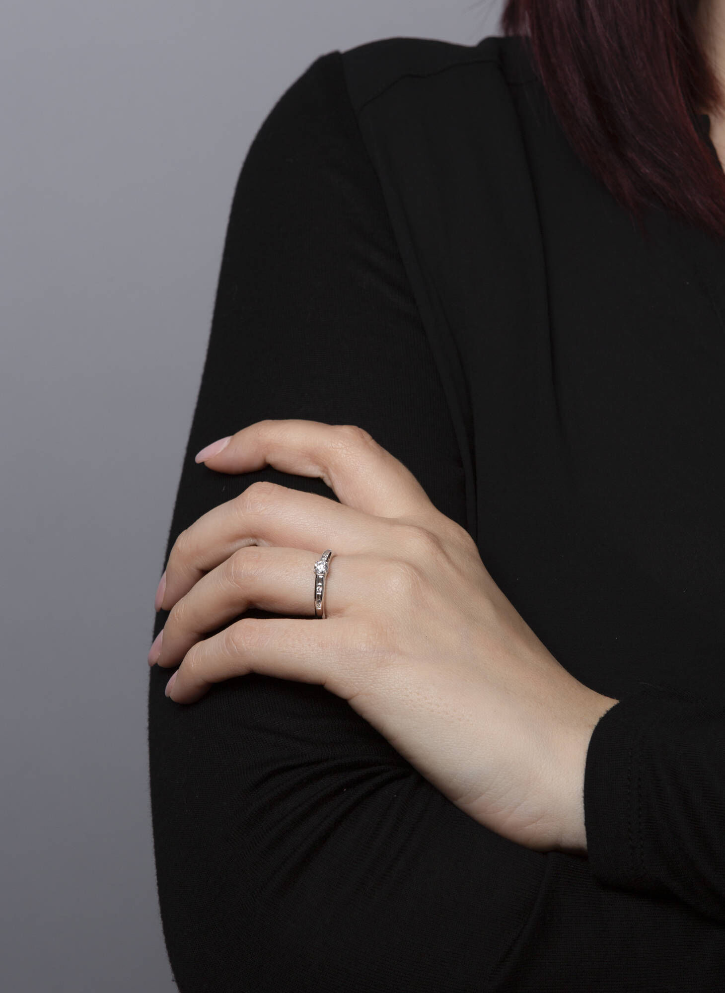 Diamond Group| Damen Solitärring mit Seitenbesatz