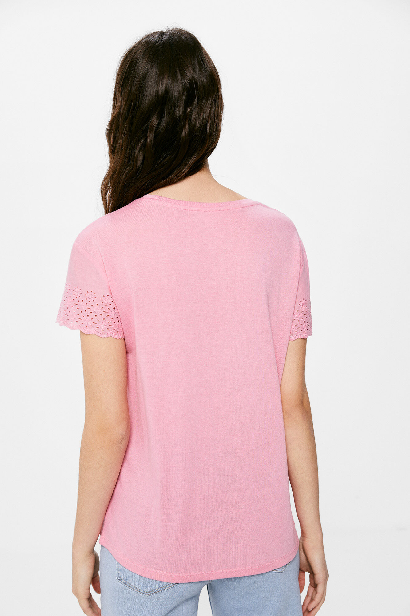 Camiseta lisa com bordado suíço - roxa