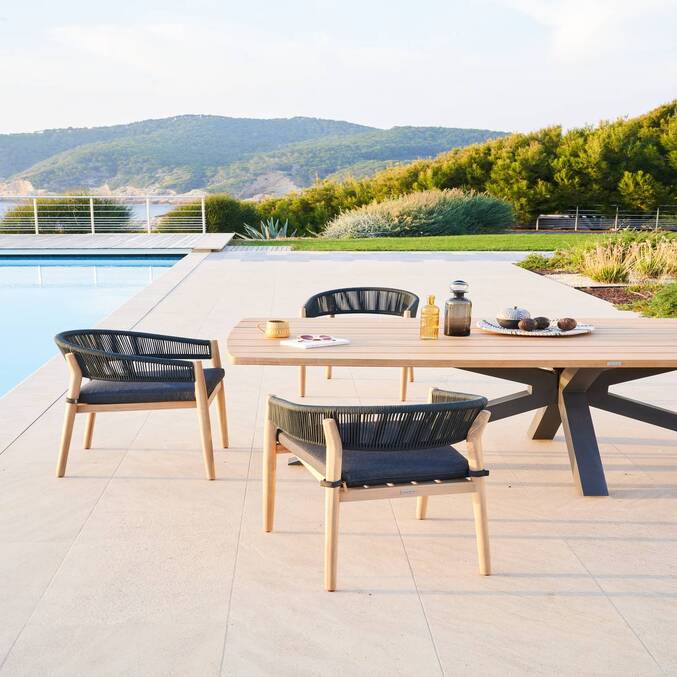 Table de jardin LIMAYA Acacia & Graphite