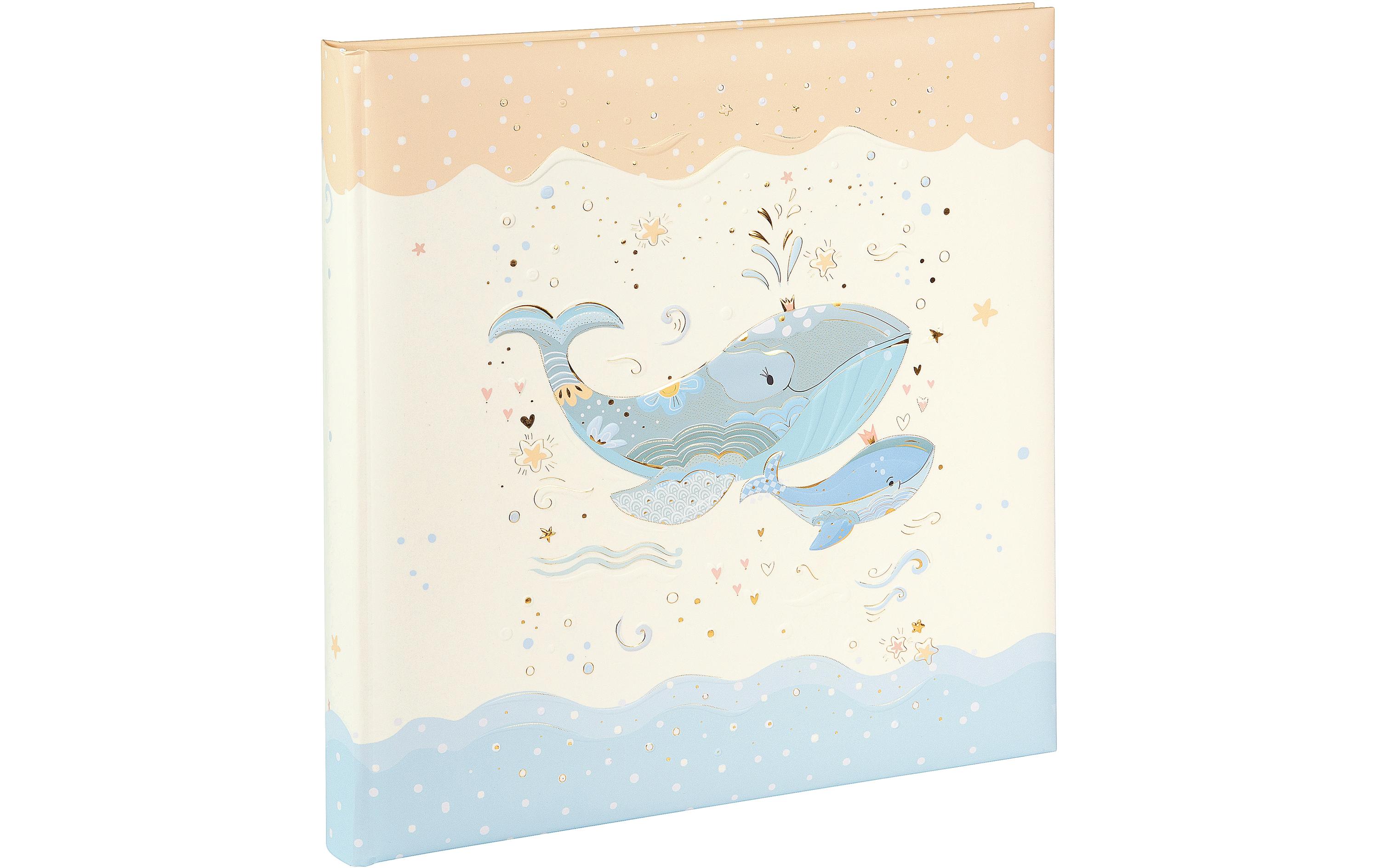 Babyalbum Blue Whale, 30 x 31 cm, 58 SeitenBabyalbum mit 4 illustrierte Seiten und 6 Seiten für Gestaltung