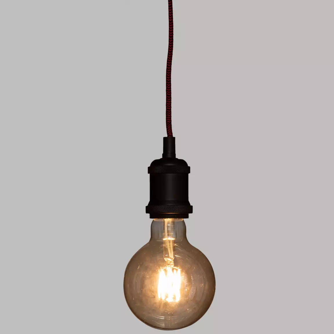 Suspension lumineuse simple (H120 cm) Noir et cordon rouge