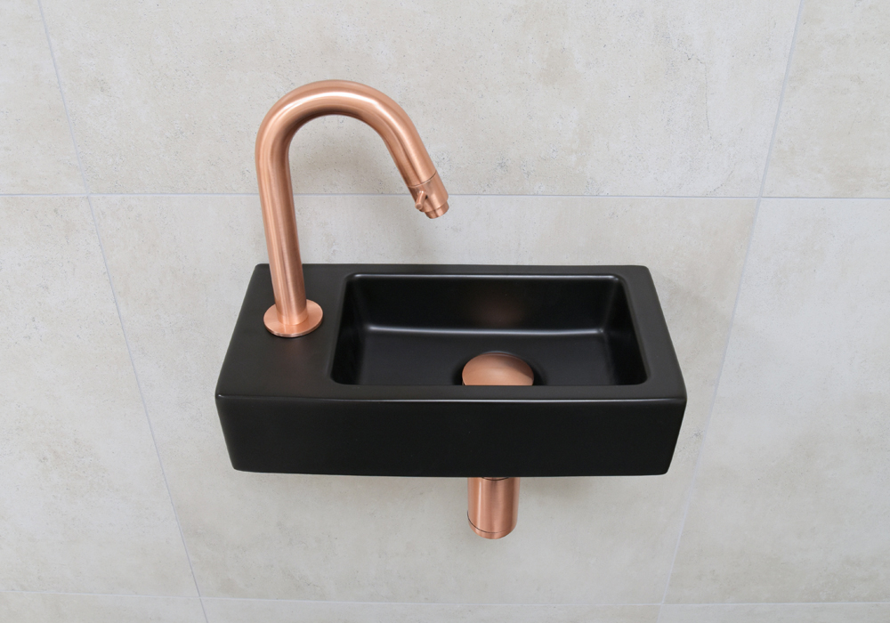 Mueller Mini Rhea fonteinset zwart met gebogen fonteinkraan links in kleur koper