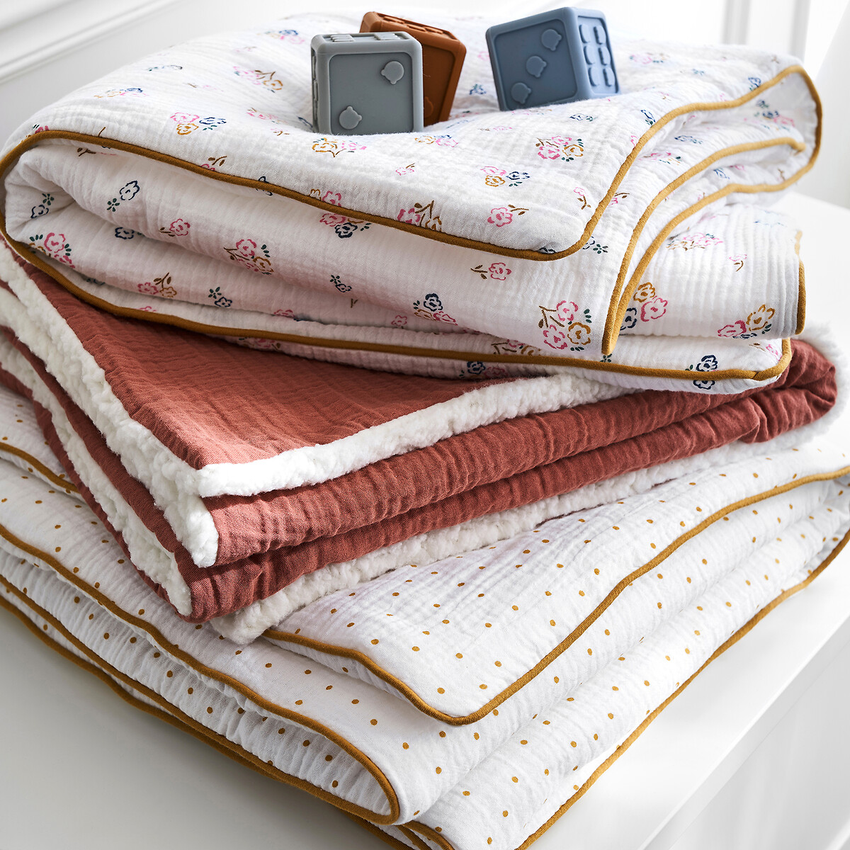 LA REDOUTE INTERIEURS<br>Effen bedprei em tetra/sherpa Kumla