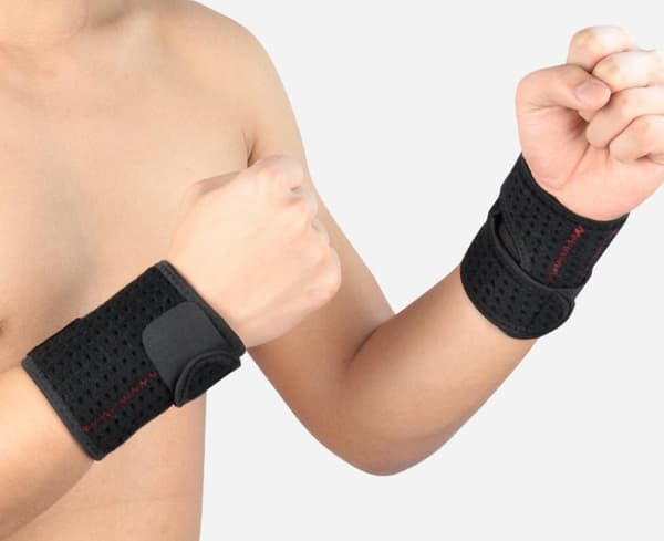 Adjustable ankle protection with compressor basketball volley