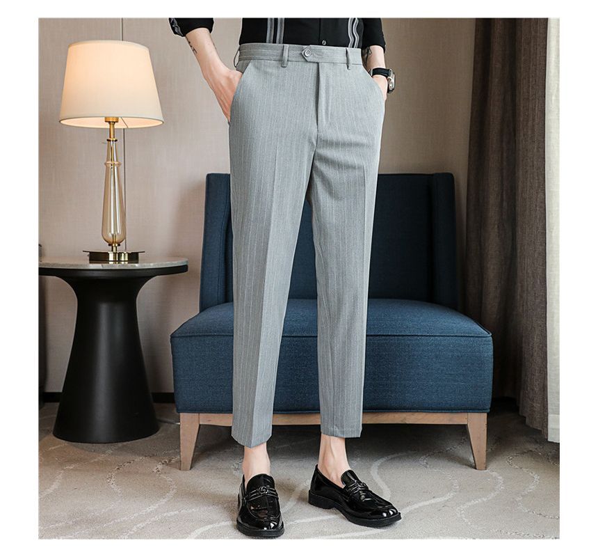 Deepwood - Gestreepte, taps toelopende, getailleerde pantalon met middelhoge taille
