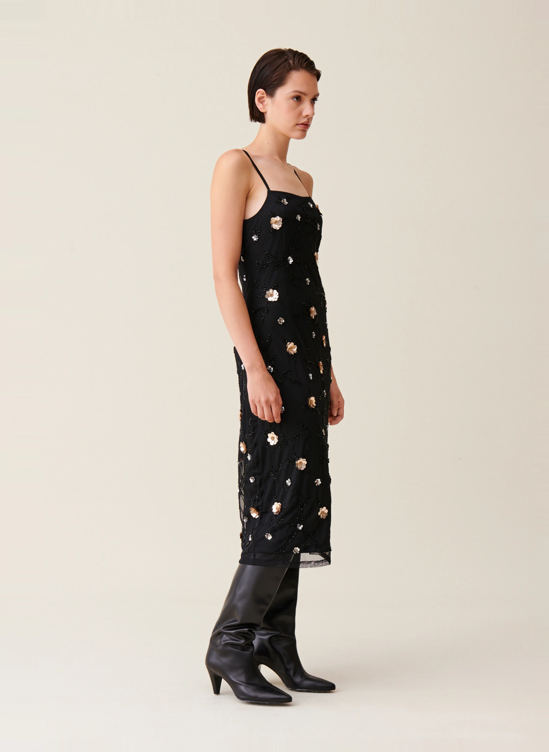 Robe midi brodée | Noir