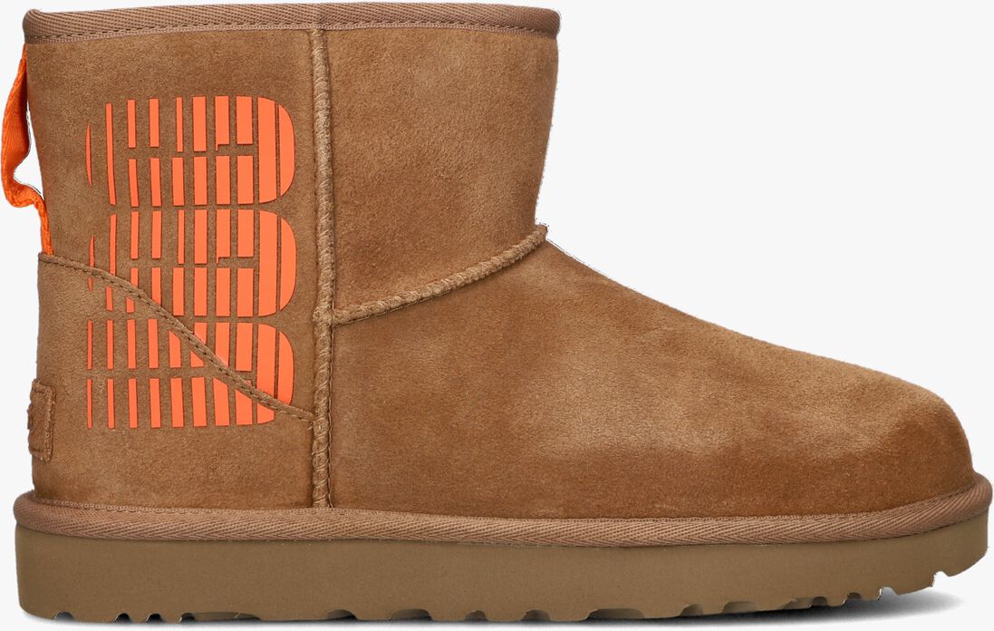 UGG camel ugg vachtlaarzen classic mini ugg side logo