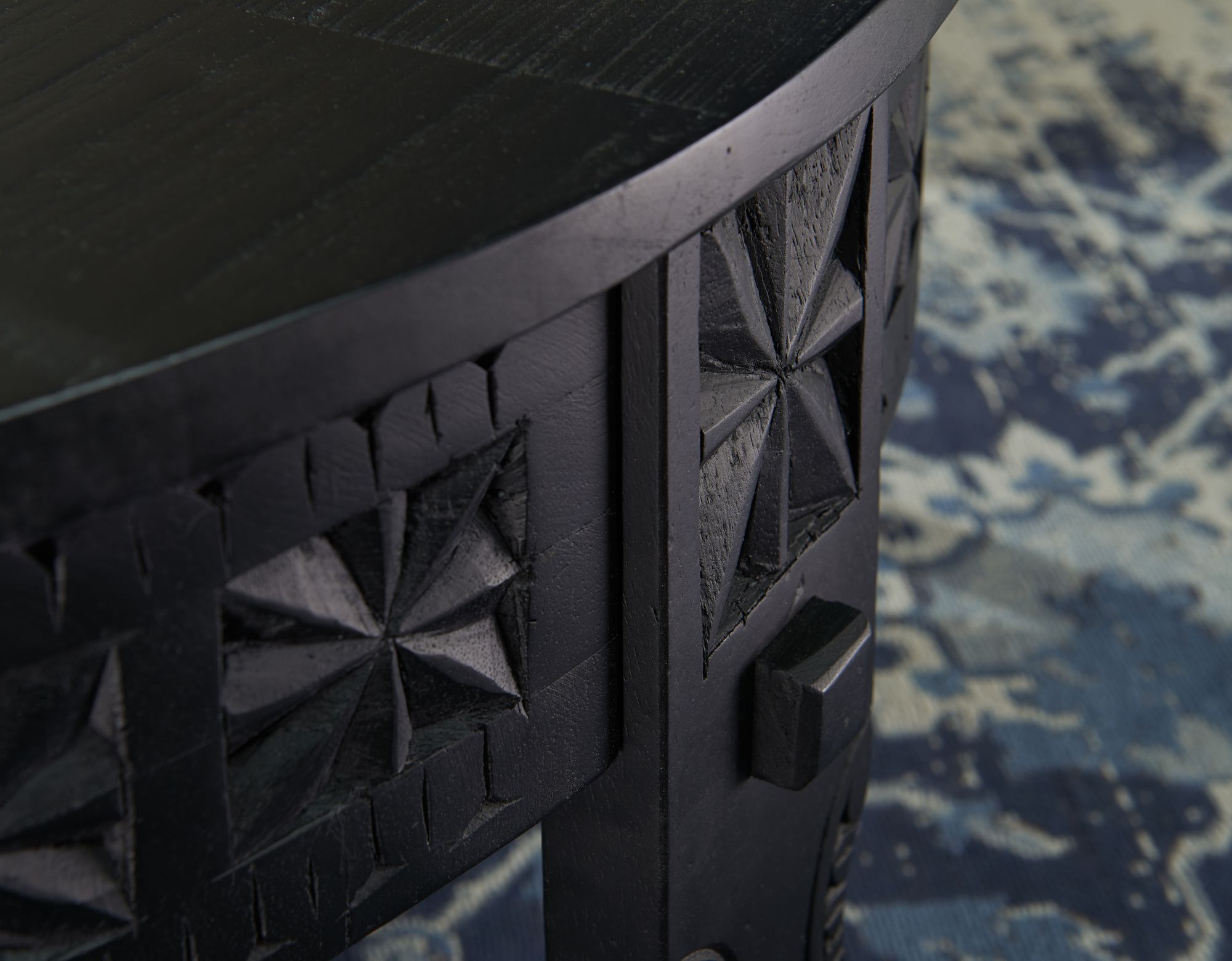 KADIMA DESIGN Massivholz Couchtisch, Orientalisches Design, Schwarz Lack, Handgefertigt