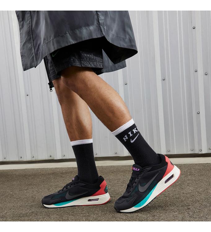Nike Men Air Max Solo Sneakers