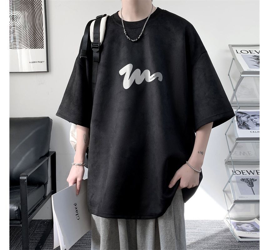 Stone Leo - Oversized T-shirt met ronde hals en elleboogmouwen en tekstprint