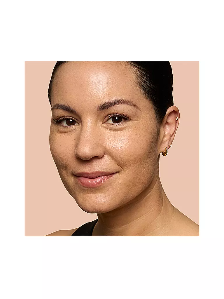 BOBBI BROWN Skin Long Wear Weightless Foundation (W 046 Warm Beife) camel