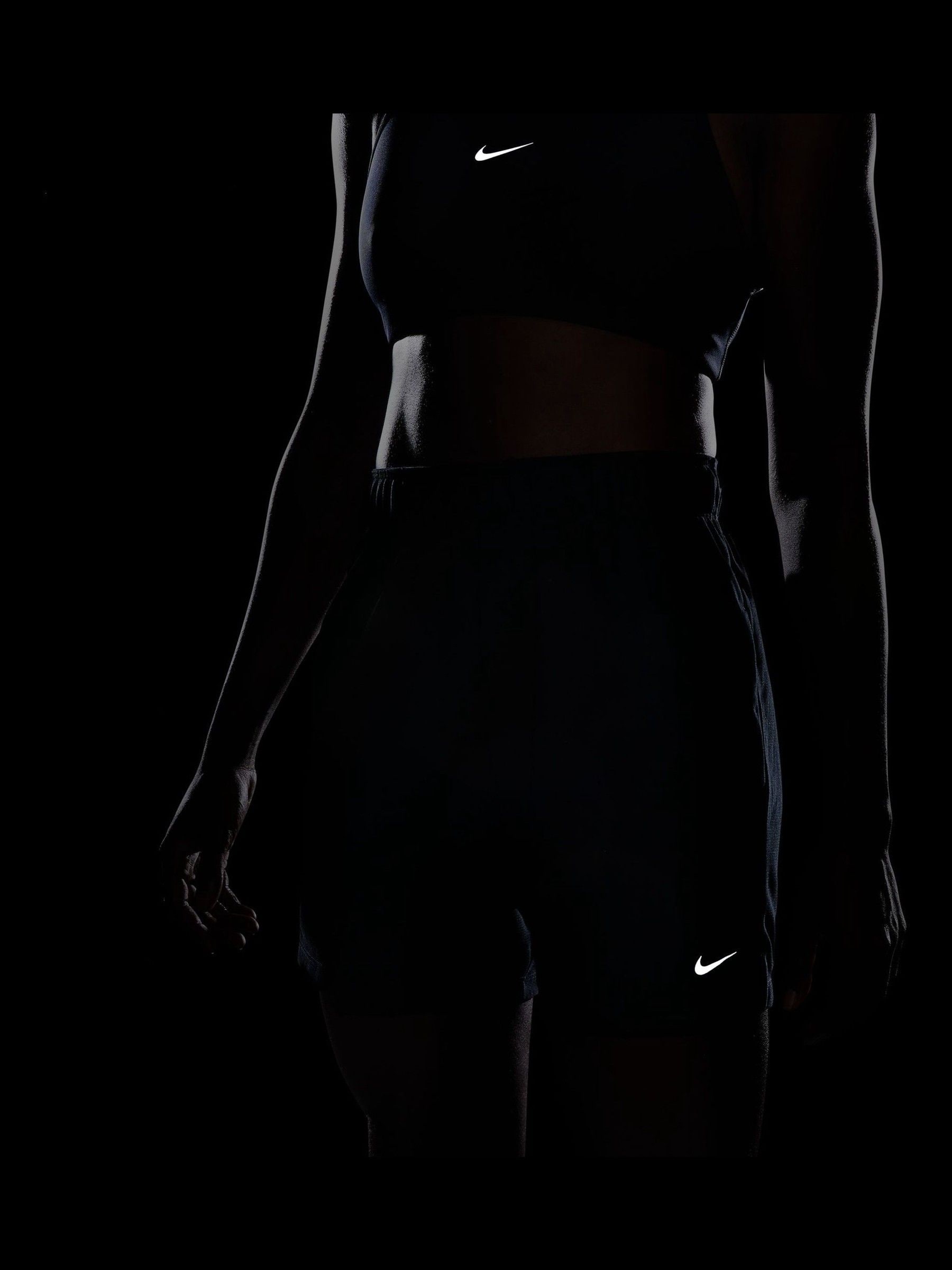 Zwart - Nike Dri-FIT Attack Fitness halfhoge ongevoerde shorts van 5
