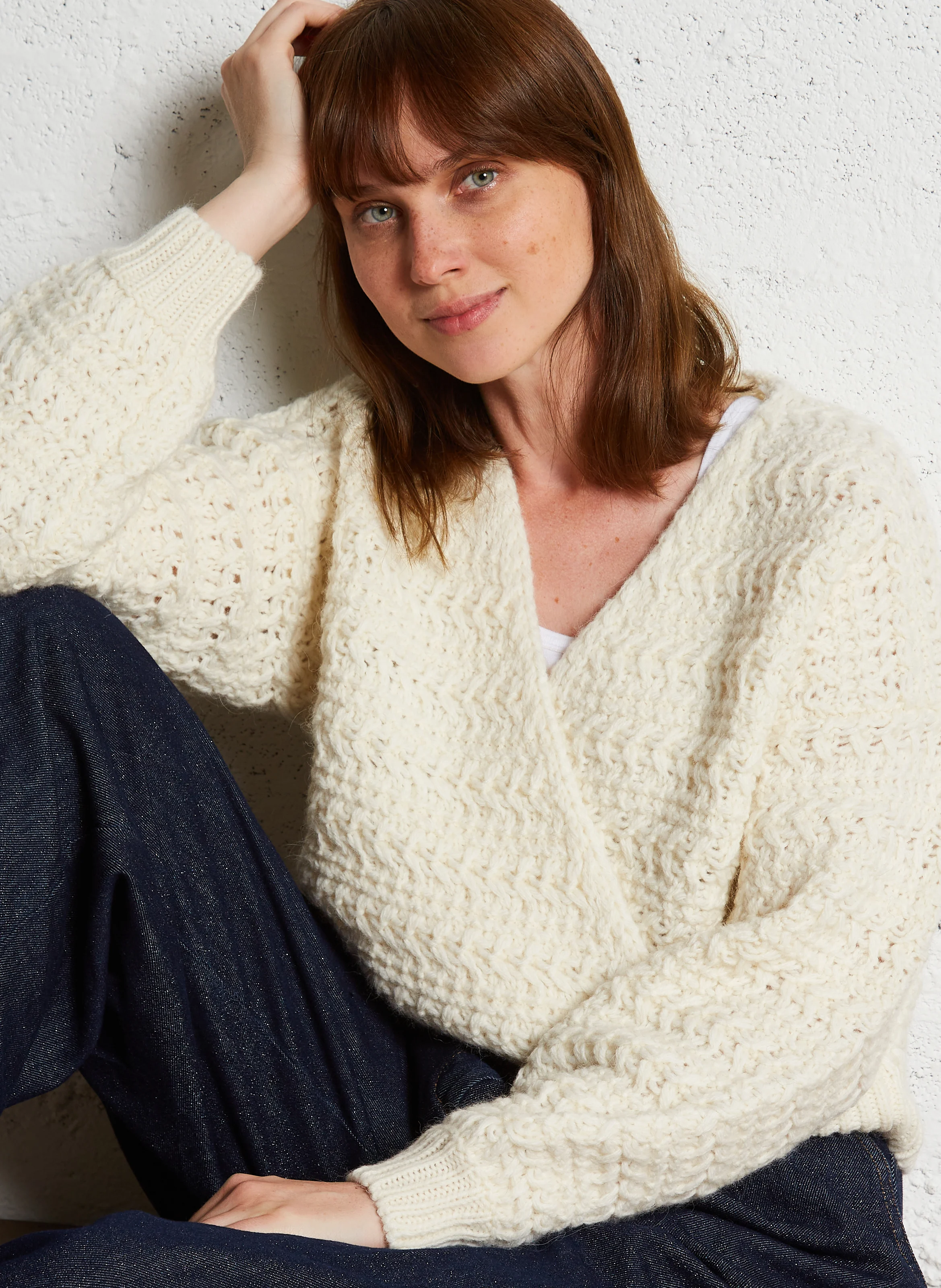 ASTRO - Pull col V en laine tricotée| Beige