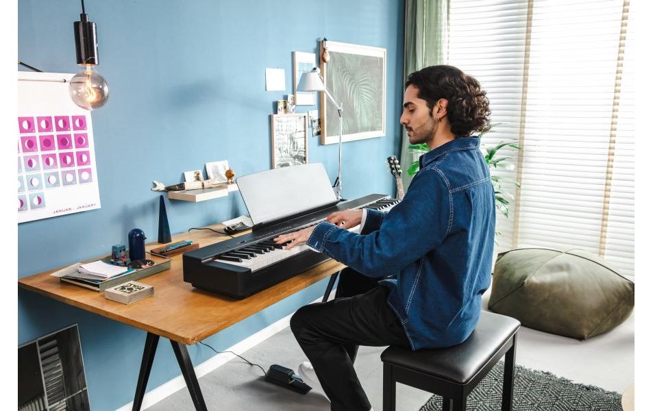 E-Piano P-225B<br>Kompaktes Digitalpiano mit Klang und Funktionen für fortgeschrittene Spieler