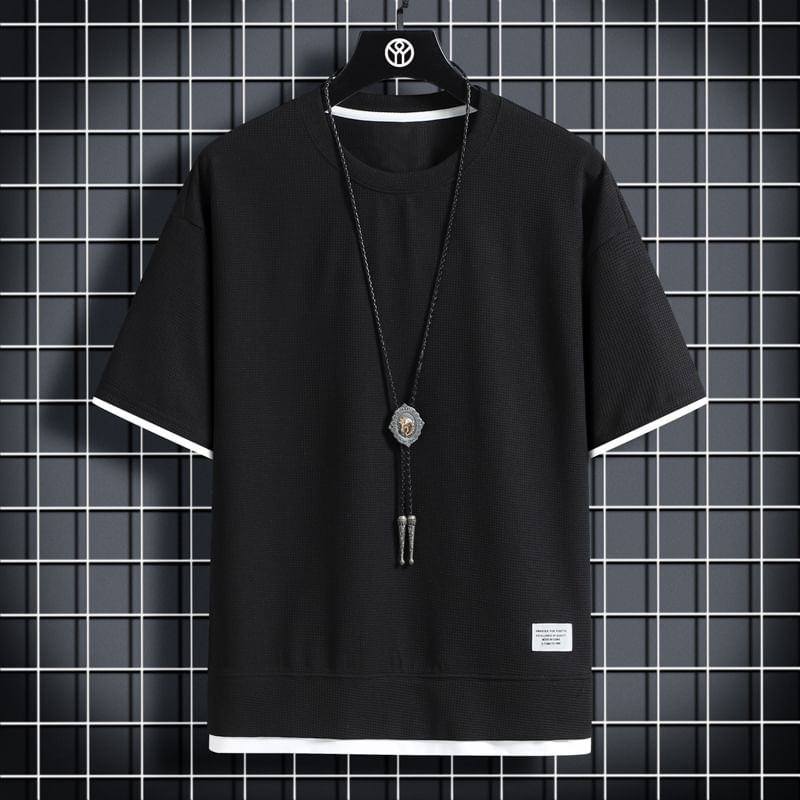 Acrius - T-shirt met ronde hals, elleboogmouwen en motief van een tweedelig appliqué met wafelmotief / T-shirt met korte mouwen en effen patroon