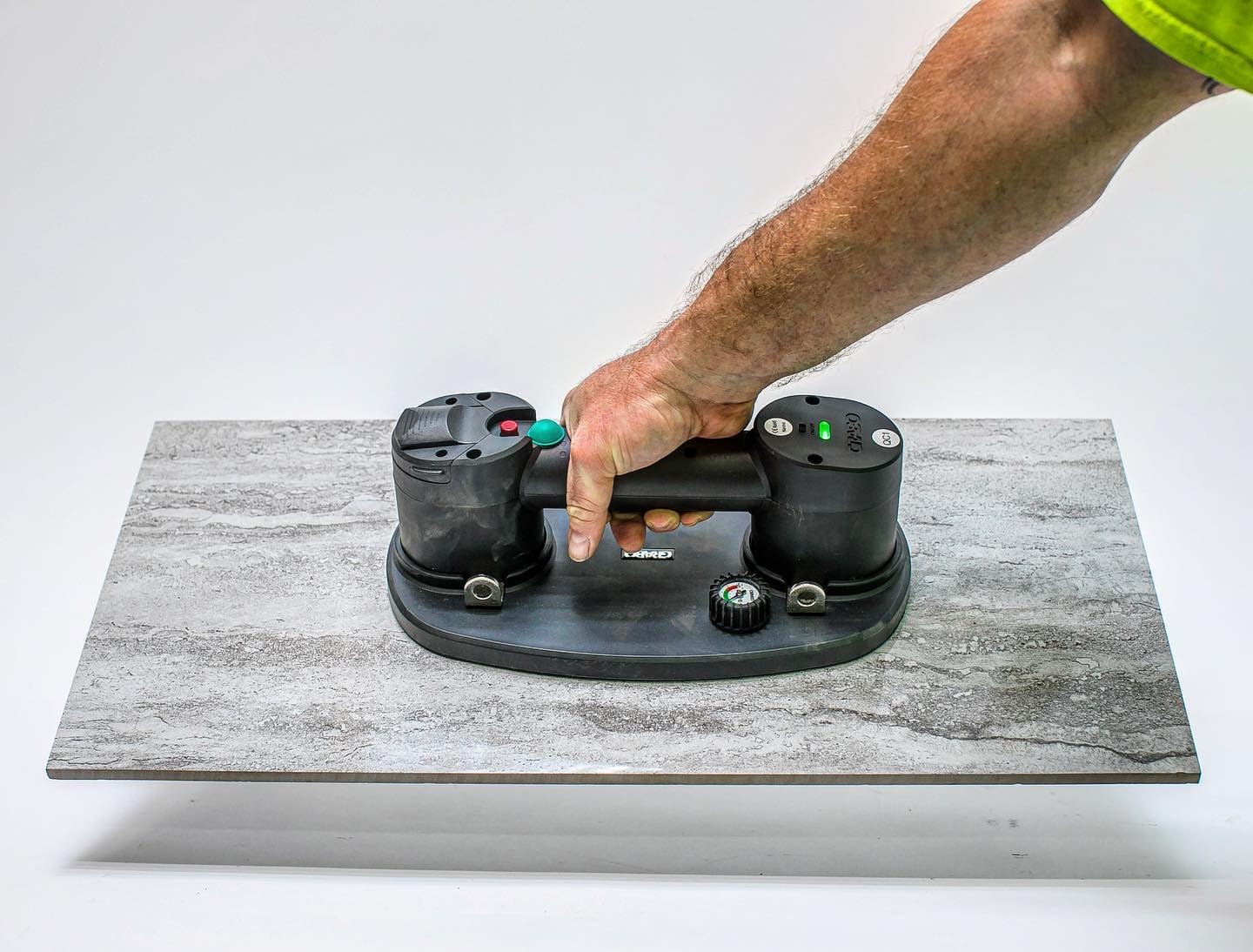 GRABO PRO- Digitaler Tragbarer Akku-Vakuum-Saugheber | mit Auto-Nachsauge-Funktion | Im Tanos Systainer Transportkoffer | Modell 2025 | Maximale Hebekapazität 120 kg | Ergonomisches Design |