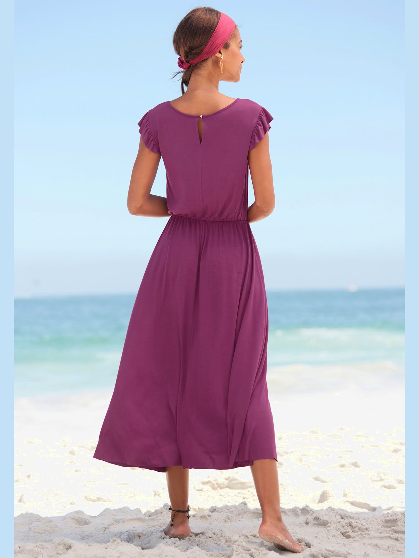 Robe mi-longue encolure ronde