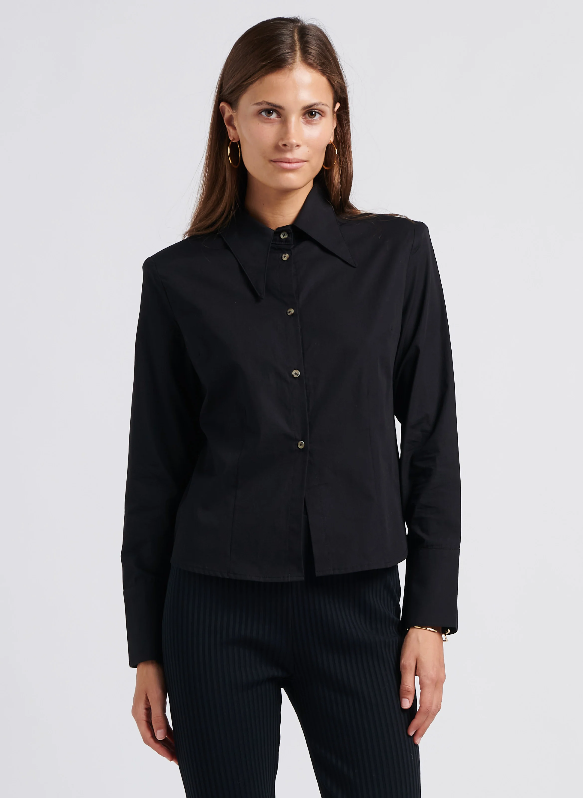 SAM - Chemise courte col en pointe droite en coton | Noir