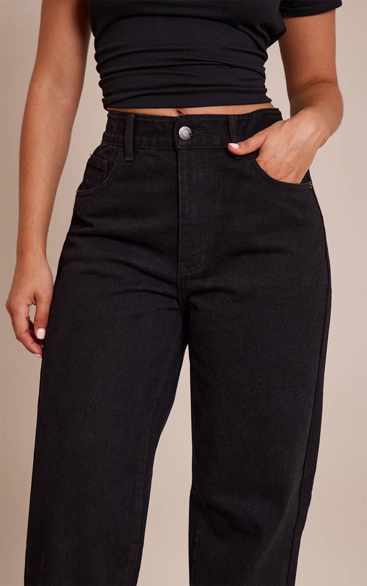 Noir Délavé Prettylittlething Petite Jean Droit Noir Jambe Longue