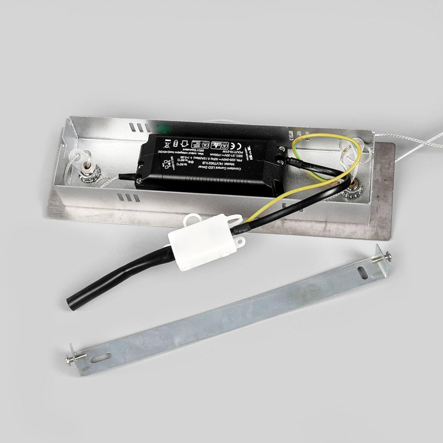 Lucande LED Lorian (Modern) in Chrom aus Aluminium (216 flammig,) Wohnzimmerleuchte